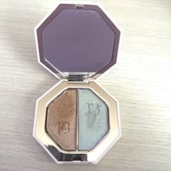 完売品　美品FENTY BEAUTYフェンティービューティーハイライトのサムネイル