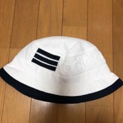 アディダス　バケットハットのサムネイル