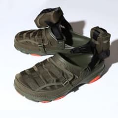 【お値下げしました】BEAMS✕CROCS MA-1  新品未使用のサムネイル