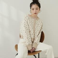 natural couture モールヤーン お花ジャガードカーディガンのサムネイル