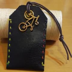 お守りケース　本革手縫い　自転車好きな方へ　ロードバイク　クロスバイクのサムネイル