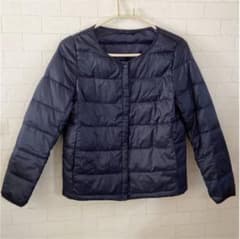 GU ノーカラーダウン　S sizeのサムネイル