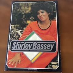 Shirley Bassey 1975年公演パンフレット Shirley Bassey 1975年公演パンフレット - メルカリ