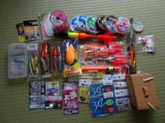 Thumbnail of 釣り用品　糸・針・疑似餌・エサ入れ等まとめて!