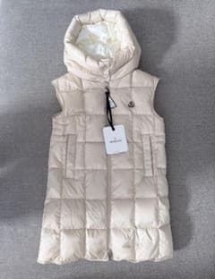 MONCLER ベージュ キッズ フード付きダウンベスト - メルカリ