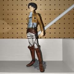 Attack Titan Levi figure