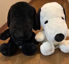 スヌーピー ぬいぐるみ 白·黒2個セットのサムネイル