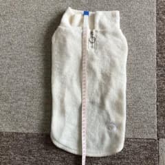 Mサイズ クリーム色 犬服 ハイネックのサムネイル