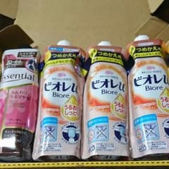 お値下げ中！ビオレuボディウォッシュ&エッセンシャルシャンプー&おまけ付きのサムネイル