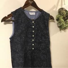 お値下げ！ナチュラルランドリー リネン花柄ノースリーブシャツのサムネイル