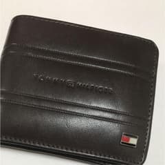 二つ折り財布のサムネイル