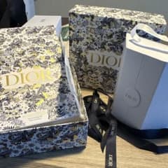 Dior ギフトボックス 花柄 大のサムネイル