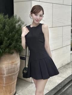 美シルエットプリーツミニワンピースのサムネイル