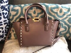 valentino ロックスタッズ  ブラウンピンク　バッグのサムネイル