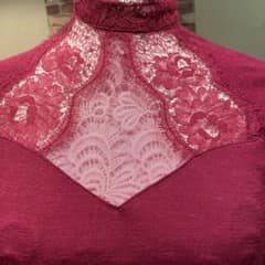 大幅値下げ 美品 オスカリート ボルドーハイネックレースニット美品 