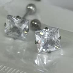 ❤️新品✨AllenCOCO ジルコニア スタッドピアス スクエア 箱付のサムネイル