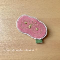 ミナペルホネン choucho ハンドメイド ブローチ.aのサムネイル