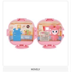 TWICE LOVELYS カプセルアパートメントMOVELYのサムネイル