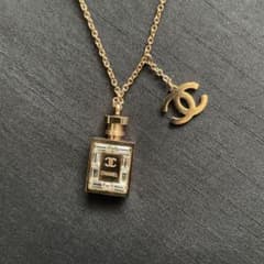 CHANEL 香水瓶モチーフ ネックレス ゴールドカラーのサムネイル