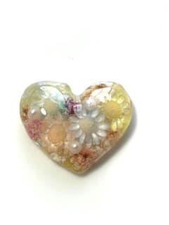 ハート型レジンヘアゴム - メルカリ