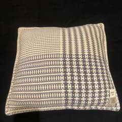 HERMÈS カシミヤクッション 手織り H柄 - メルカリ