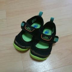 ドキンさま専用♪ニューバランス♪15,5㎝のサムネイル