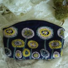 ハンドメイド ラウンドポーチのサムネイル