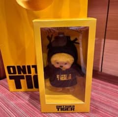 Onitsuka Tiger x Monchhichi キーホルダー - メルカリ