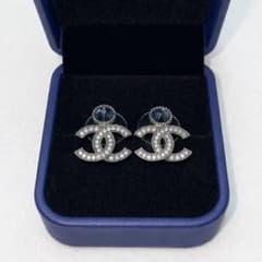 美品 CHANEL 2025年クルーズコレクション ピアスのサムネイル