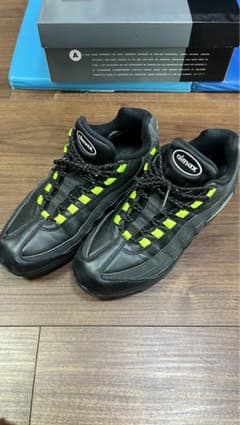 NIKE AIR MAX 95 ブラック　hrjkのサムネイル