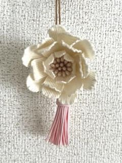 花の飾りのサムネイル
