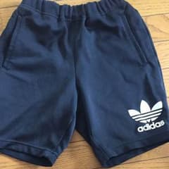 adidasのサムネイル