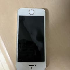 Apple iPhone SE ゴールド 本体　画面割れ有りのサムネイル
