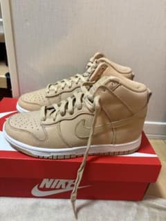 NIKE DUNK HIGH ベージュ スニーカーのサムネイル