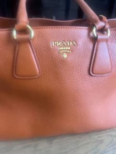 正規、期間限定価格本日まで-7000円PRADA オレンジ レザー ハンドバッグのサムネイル