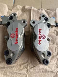 bremboレーシングキャリパーCNC40mmピッチ　送料込み　削り出し bremboレーシングキャリパーCNC40mmピッチ 送料込み 削り出し - メルカリ
