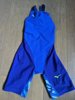 競泳水着 ミズノ　サイズ　140のサムネイル