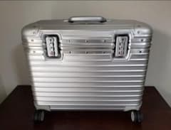 【野遊び人様専用】RIMOWAリモワ『TOPAS/トパーズ』パイロット・トロリーのサムネイル