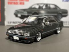 トミカリミテッドヴィンテージネオ 日産セドリックシーマ カスタム品