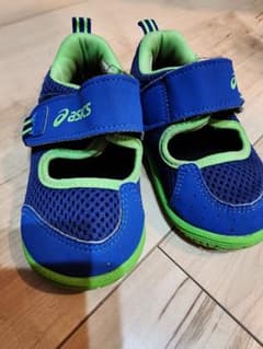 【美品】asics ベビーサンダル 13.5のサムネイル