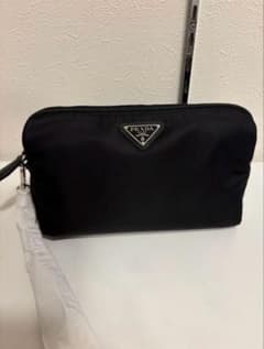 【新品未使用】 PRADAプラダ Re-Nylonポ ーチ 三角ロゴストラップ付のサムネイル