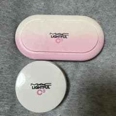 MAC LIGHTFUL C3パウダーファンデーション[NC40 ]レフィル1個のサムネイル