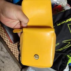 イエロー 二つ折り財布 カードポケット付きのサムネイル