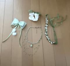 緑色のアクセサリー　パール装飾 リボンヘアクリップ ネックレス セット　(妖精)のサムネイル