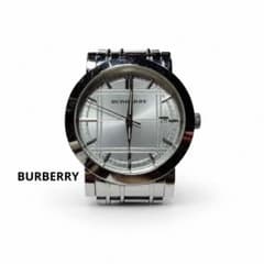 稼働中】BURBERRY BU1350 ヘリテージ チェック腕時計 - メルカリ