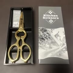 非売品】焼肉きんぐ ロゴ入り黄金の肉切りハサミ - メルカリ
