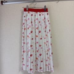 【MK】オブリ　obli リップ柄 プリーツロングスカート ホワイト MK様専用】オブリ obli リップ柄 プリーツロングスカート ホワイト