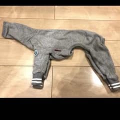 【美品】【限定値下げ中】pippino裏起毛トレーナーロンパースグレーMサイズのサムネイル