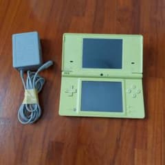 Nintendo DSi 本体 ライムグリーン ACアダプター、タッチペン付きのサムネイル