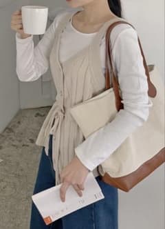 ニットベスト ベージュ リボン付きのサムネイル